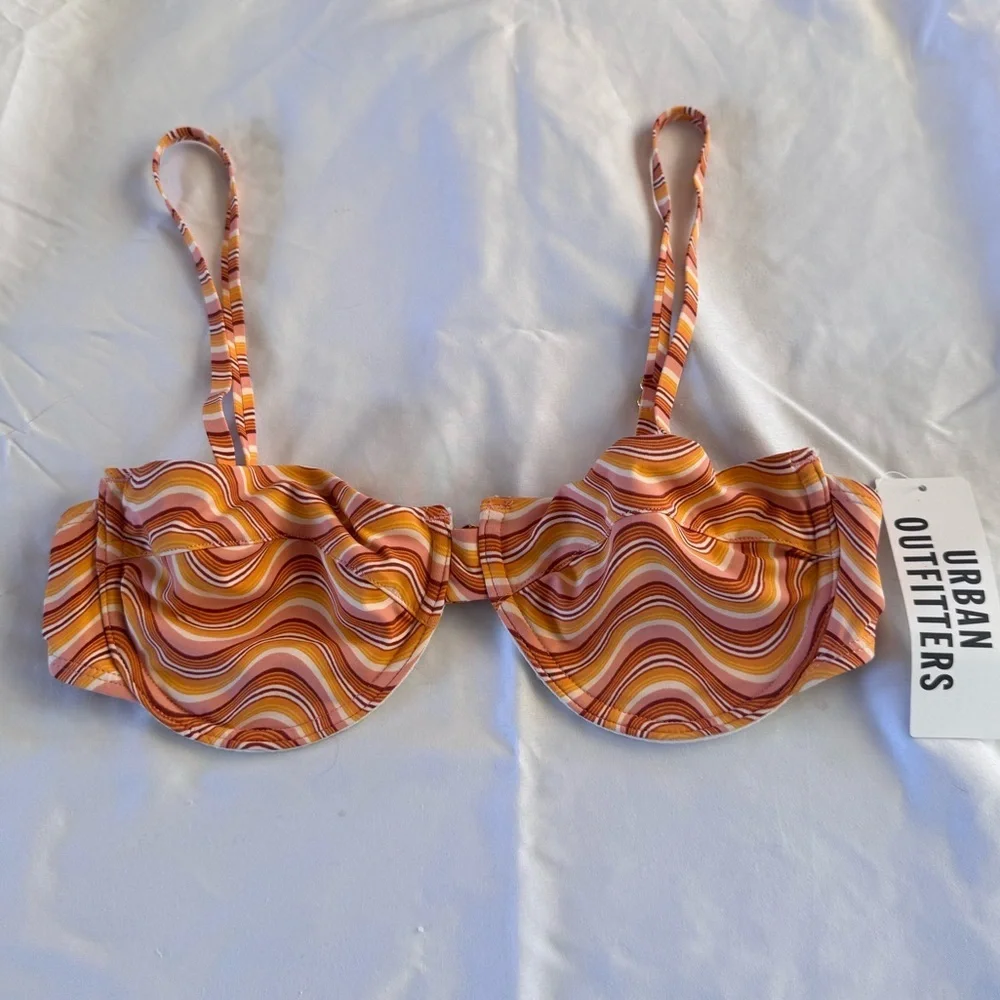 NWT Urban Outfitters Retro Wave Bikini Top